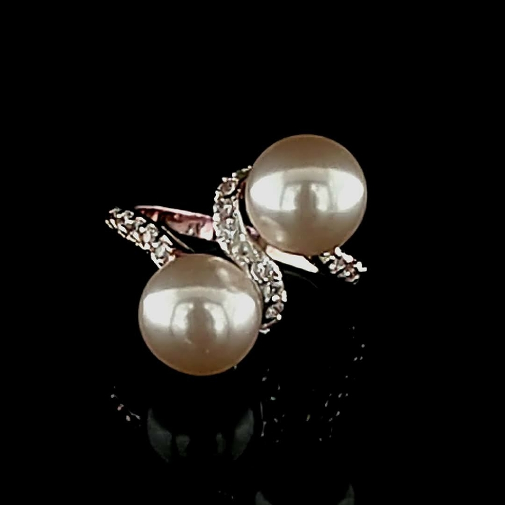 Ladies Simulated Pearl Crystal Ring